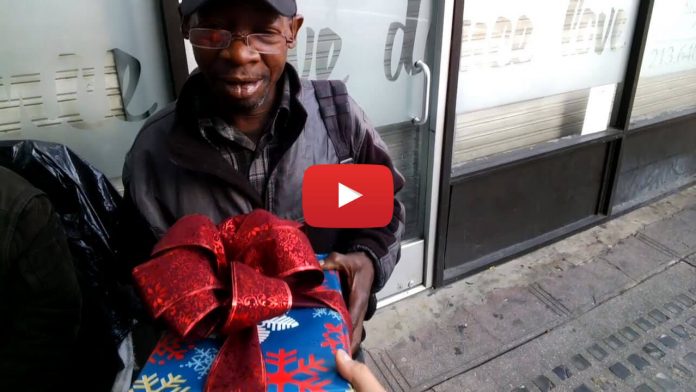 christmas-gifts-for-homeless-quantum-worlds